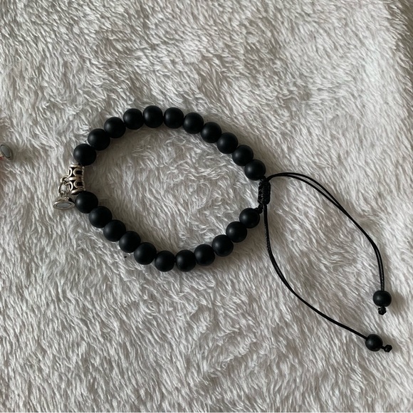 Black and pink beaded magnetic bracelets adjustable - Picture 2 of 8